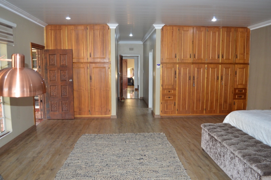 4 Bedroom Property for Sale in Flamwood North West